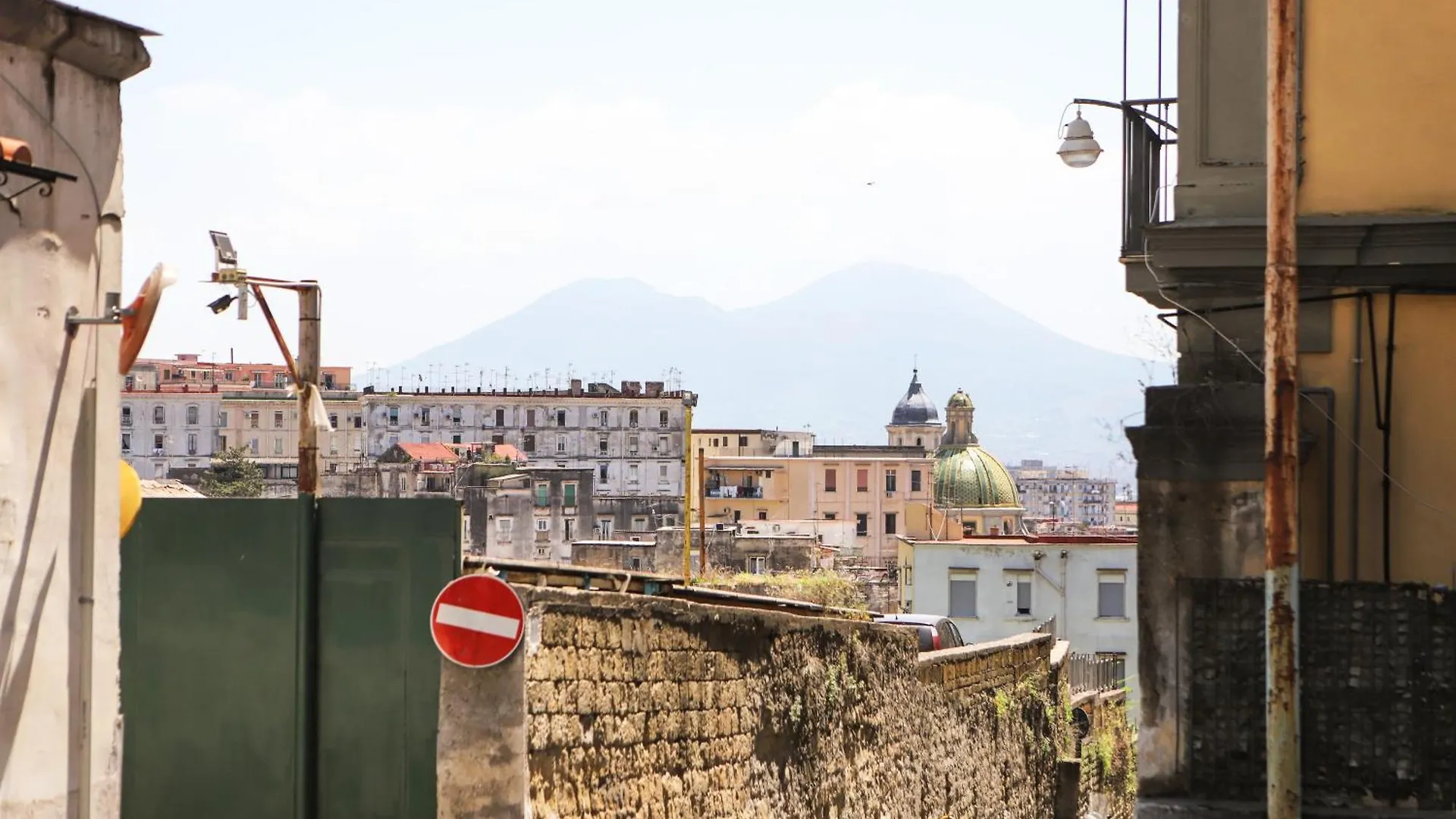 Quiet Apartment In The Rione Sanita In The Toto District Naples