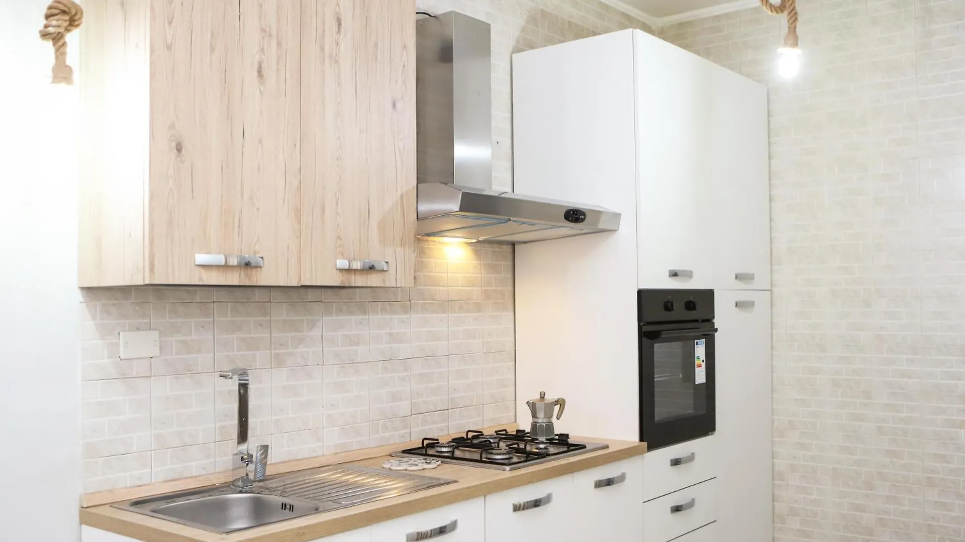 Quiet Apartment In The Rione Sanita In The Toto District Naples